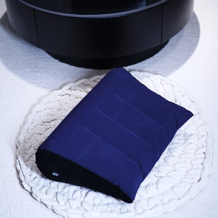 A multifunctional sex pillow that can replace adult products with fun poses in couples' rooms, perfect for supporting the legs or waist of couples - 图片 5