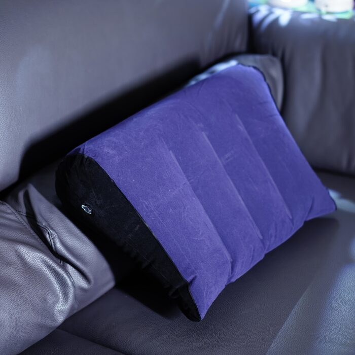 A multifunctional sex pillow that can replace adult products with fun poses in couples' rooms, perfect for supporting the legs or waist of couples - 图片 4